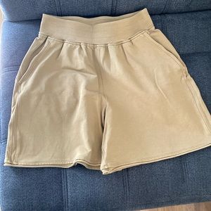 Lululemon LA French terry high rise shirts- tan size 8